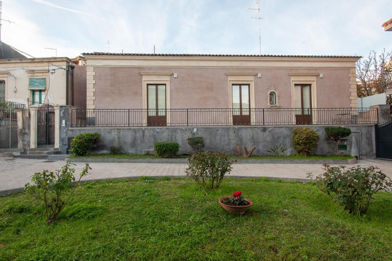 Mori Siciliani House Aparthotel Aci Castello Exterior foto